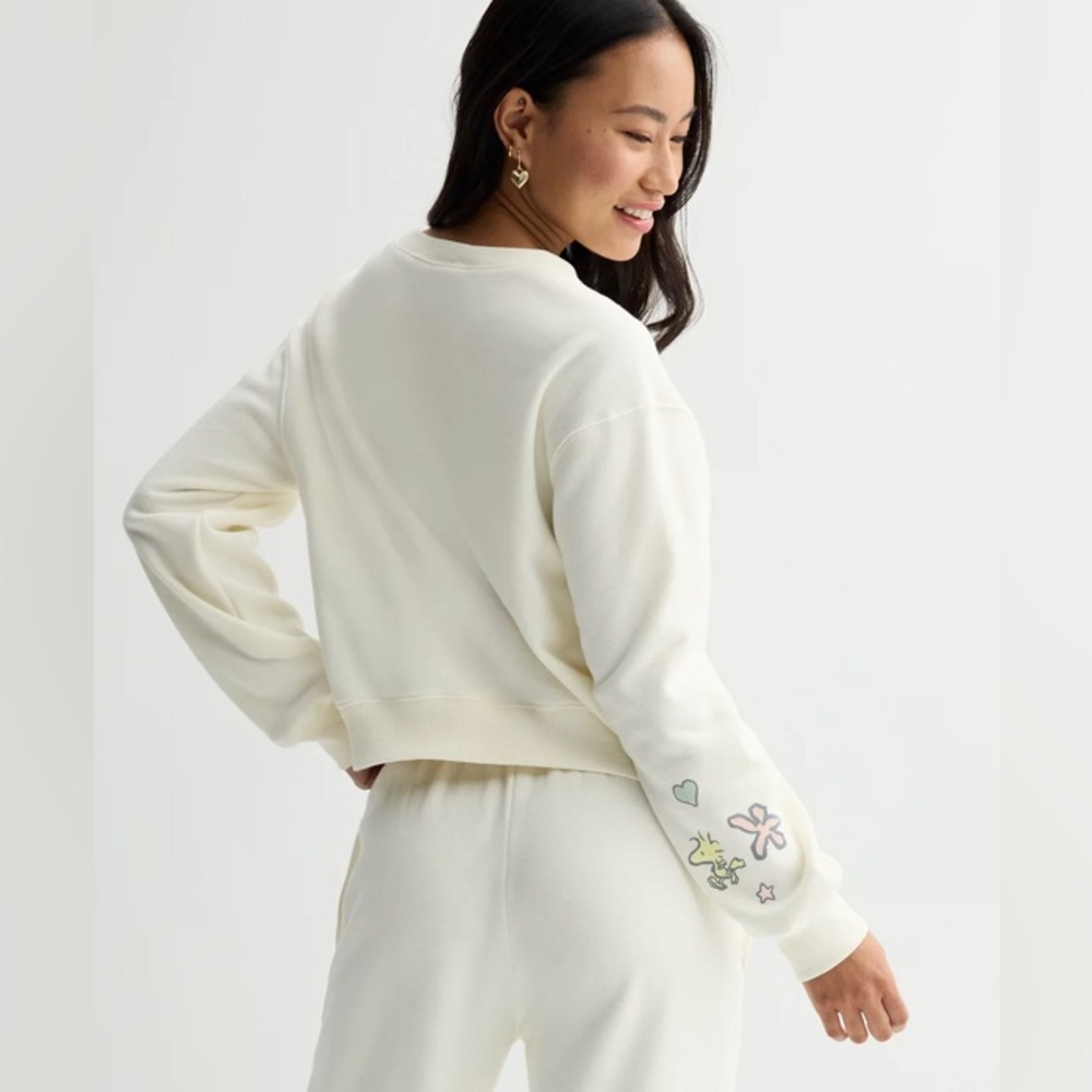 NEW Peanuts "Snoopy and Friends" Characters Print Crewneck Fleece Pullover - Picture 3 of 7